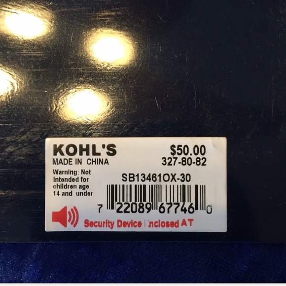 Marcasite Starfish Necklace w/Swarovski Crystals - Picture 7 of 7